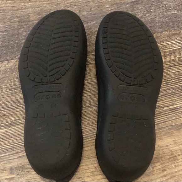 Crocs Kids Girl Flats Size 4 Black EUC - Picture 7 of 9